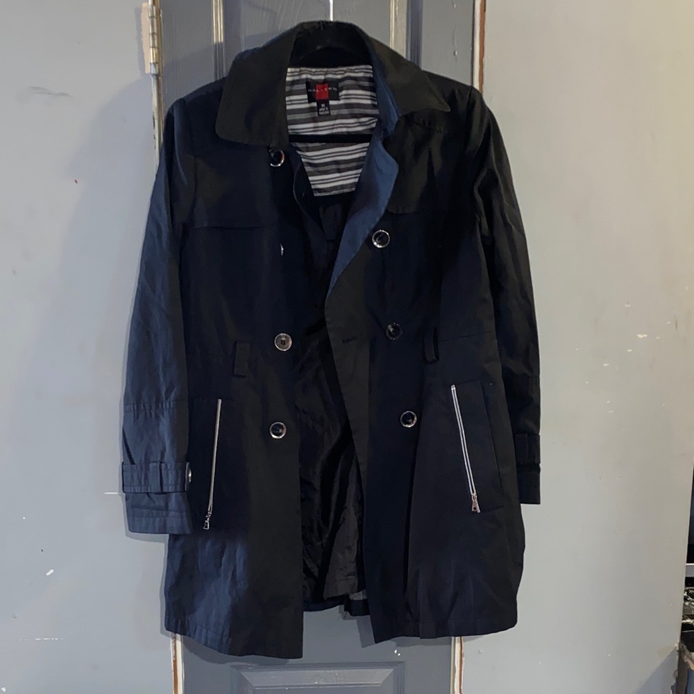 Gallery woman Black Double-Breasted Trench Coat
